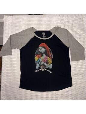 Disney Nightmare Before Christmas Sally Shirt XL Graphic Halloween Tee